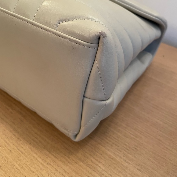 Yves Saint Laurent Medium Lou Lou Bag in Blanc Vintage - Picture 7 of 10